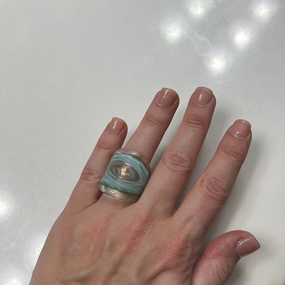Glass ring - Picture 3 of 3